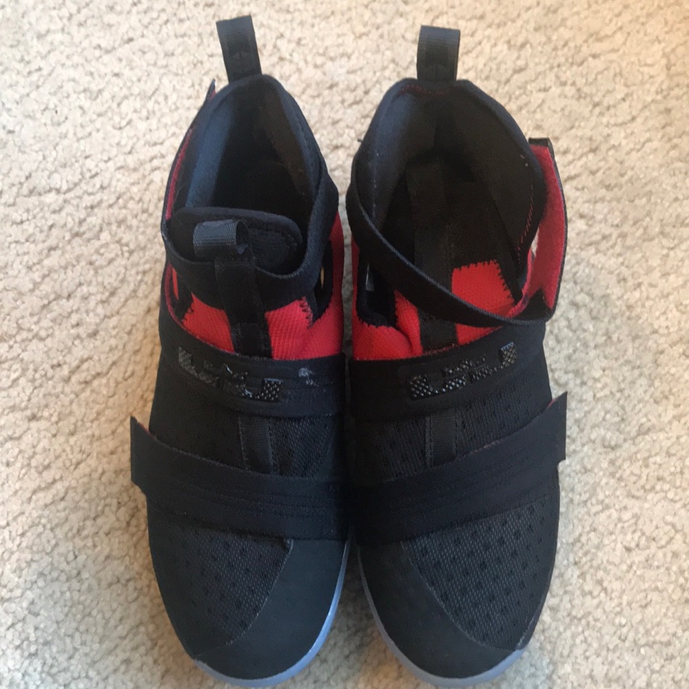 Nike Lebron James